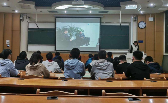 90后鲜肉喜欢哪个橱柜品牌？哪个品牌更适合整体橱柜？